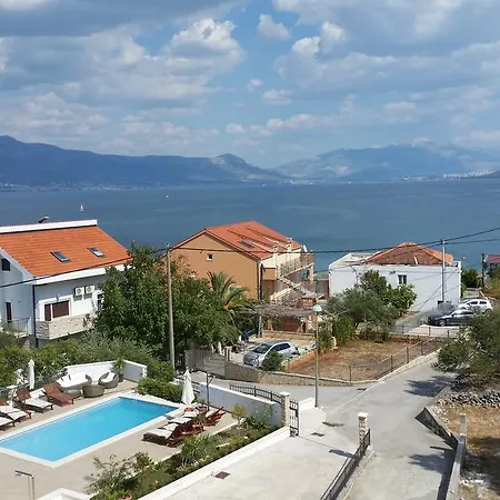 Nada Apartament Trogir