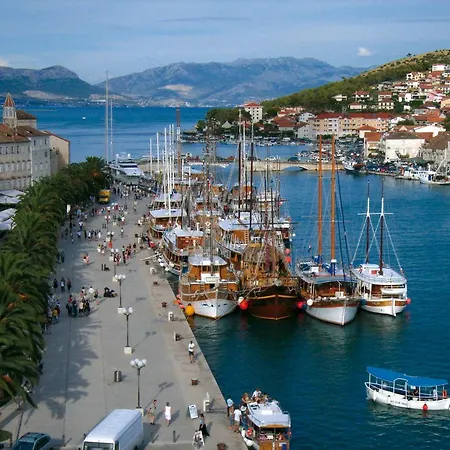 Nada Lägenhet Trogir